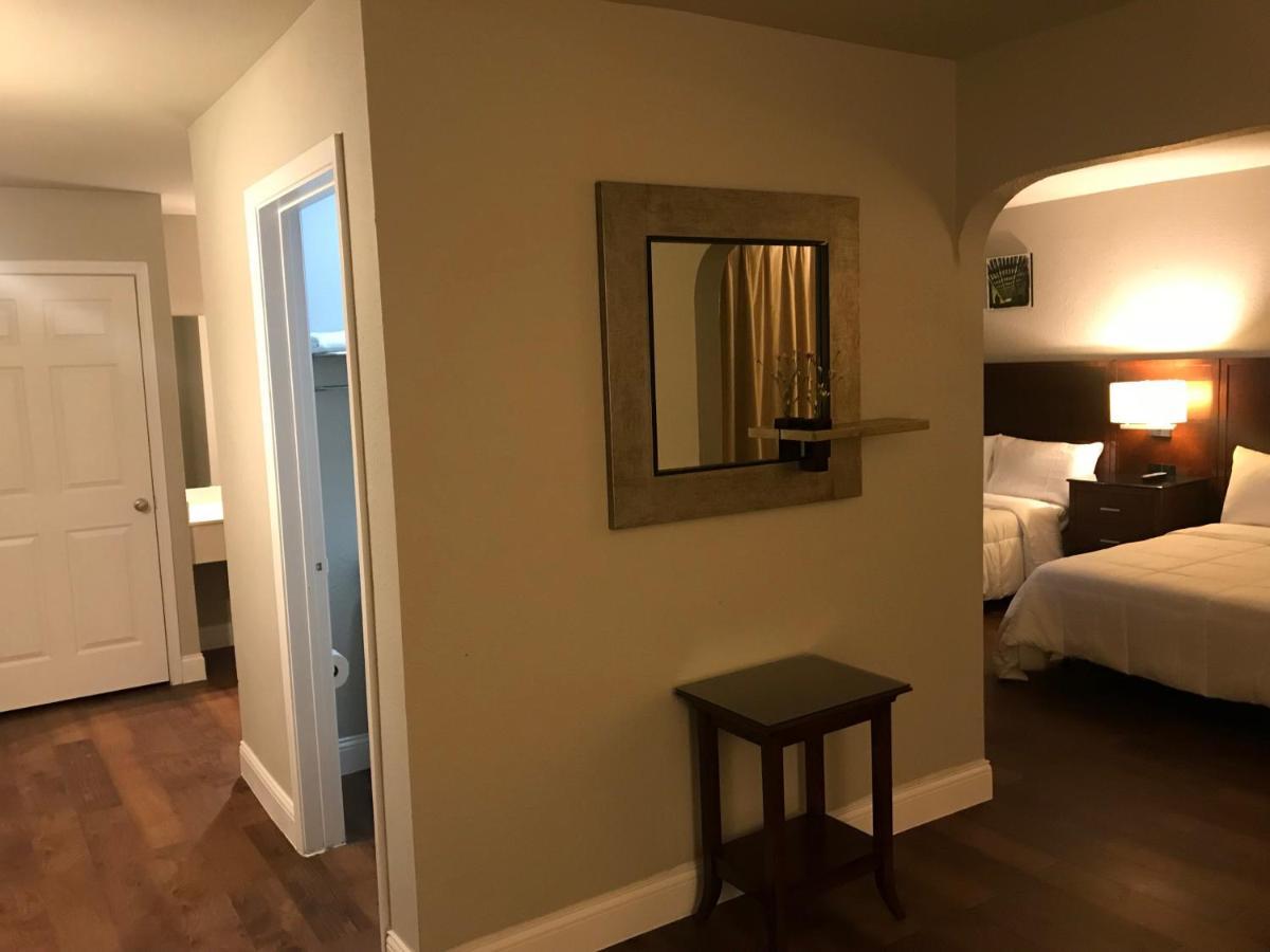 Stratus Suites Boutique Hotel Killeen Buitenkant foto